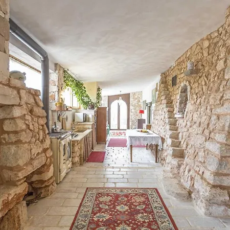 Aurora Villa